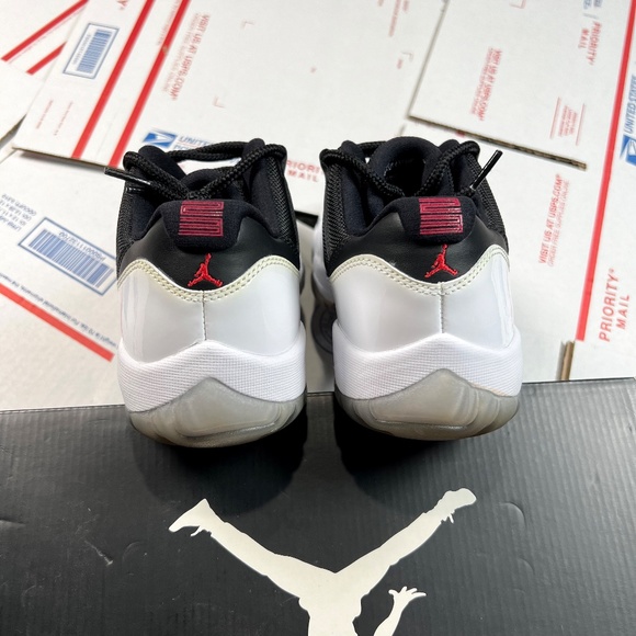 Air Jordan 11 Low - TUXEDO - Men\'s Size 8 - Retro MINT CONDITION!